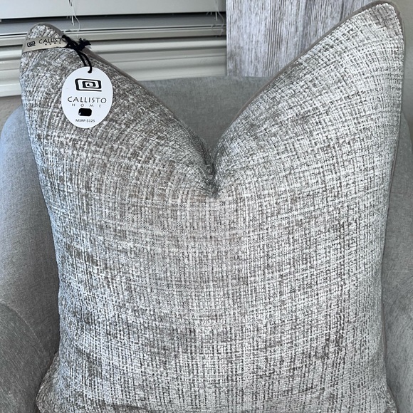 1-NWT CALLISTO HOME VELVET WEAVE DESIGN DECORATIVE
THROW PILLOWS - Picture 15 of 17